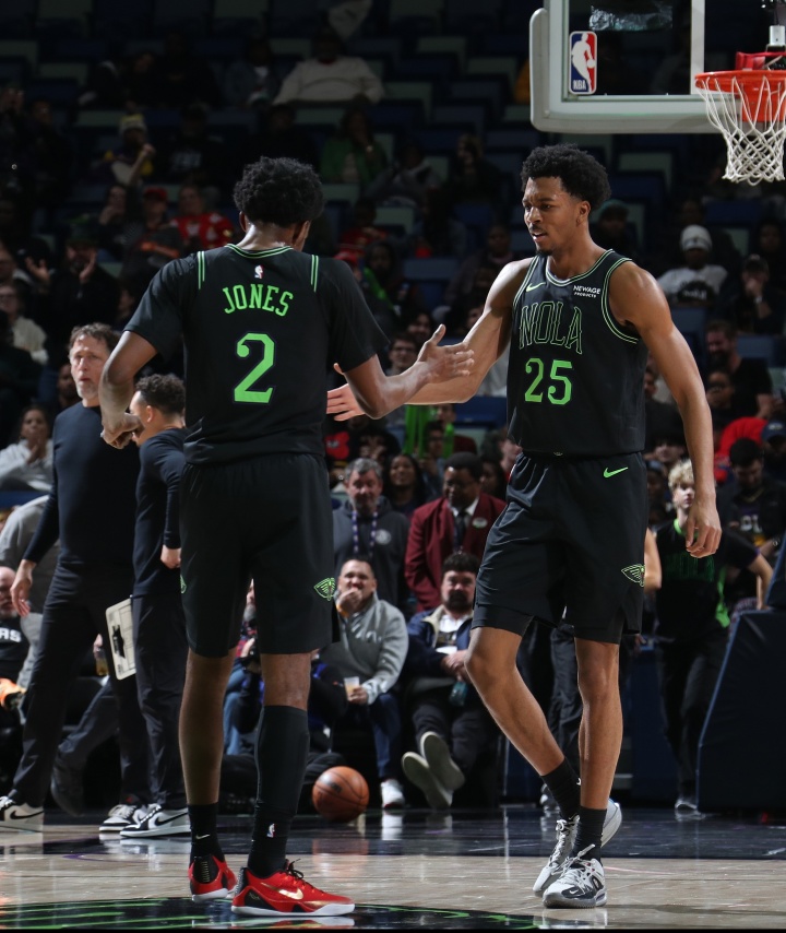 壹号娱乐APP-美记：鹈鹕对琼斯要价2首轮 对墨菲要价3首轮 还要搭潜力年轻球员