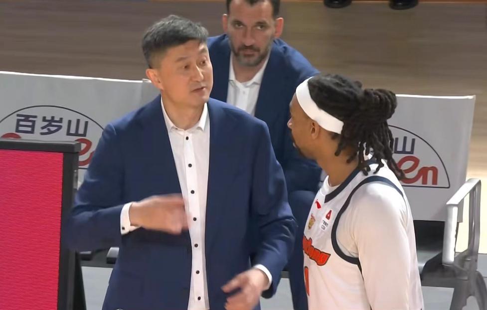 壹号娱乐下载-广东男篮主教练杜锋遭痛批,北京麦基首秀一般,山东新外援被看衰