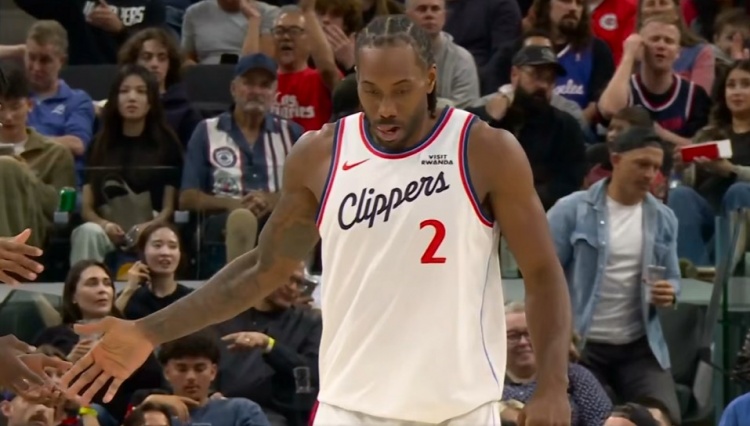 壹号娱乐-丝滑一抛!伦纳德1打2造犯规打进 但罚球没中2+0