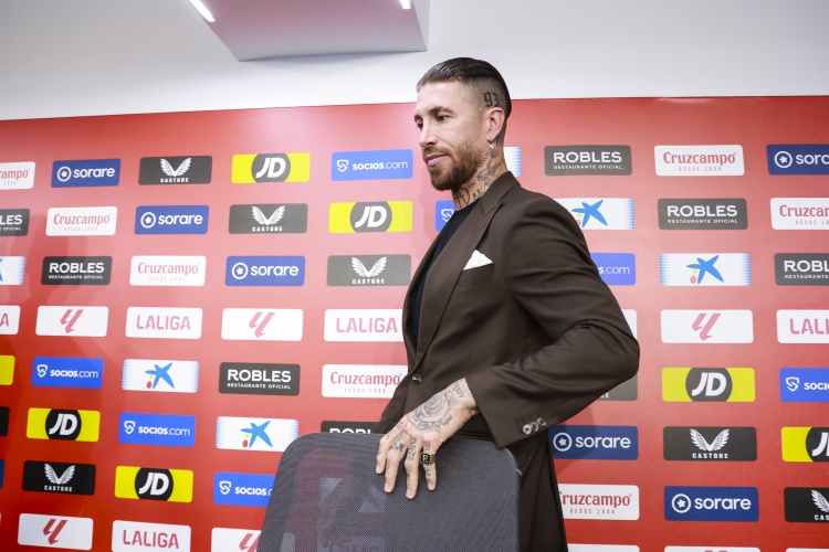 壹号娱乐APP-迈入不惑之年!马卡:40岁拉莫斯生涯29冠,下家不愁但也可能退役